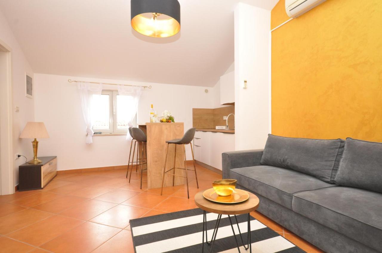 Apartment Kala Main Square