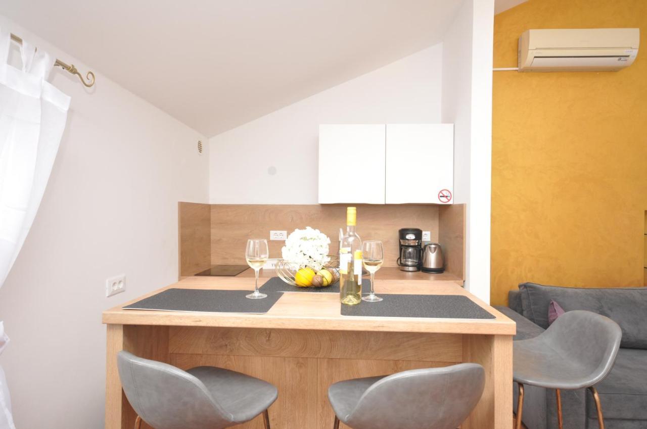 Apartment Kala Main Square *